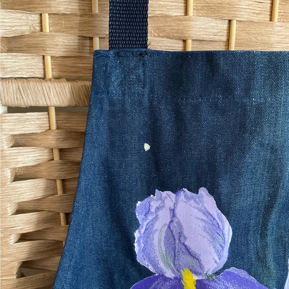 Liz Lauter Floral Apron with Purple Irises - Picture 11 of 12